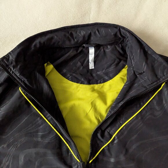 Fabletics Black and green hooded windbreaker - loose fit - Picture 8 of 16